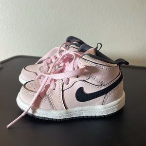 Air Jordan 1 Mid (Pink Foam)